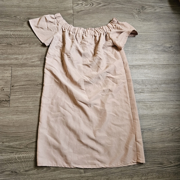H&M Dresses & Skirts - H&M Blush Pink Off-the-Shoulder Cotton Dress